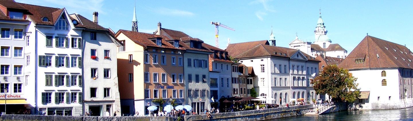 Blick auf die Altstadt von Solothurn, im Hintergrund die St. Ursen-Kathedrale.
