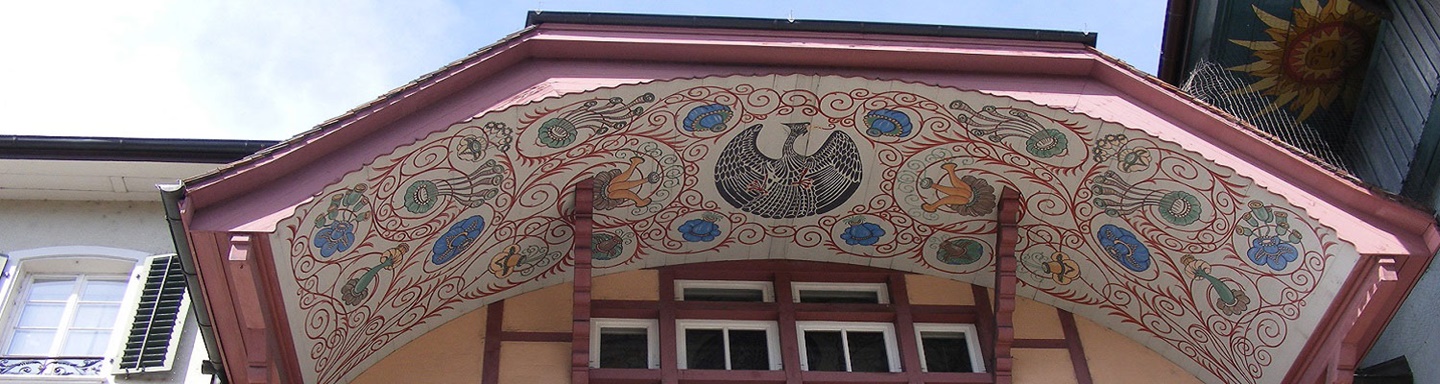 Bemalter Bogengiebel (Ründe) an der "Alten Schaal" in Aarau