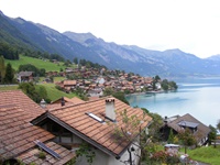 Das Chaletdorf Brienz am Ufer des gleichnamigen Sees